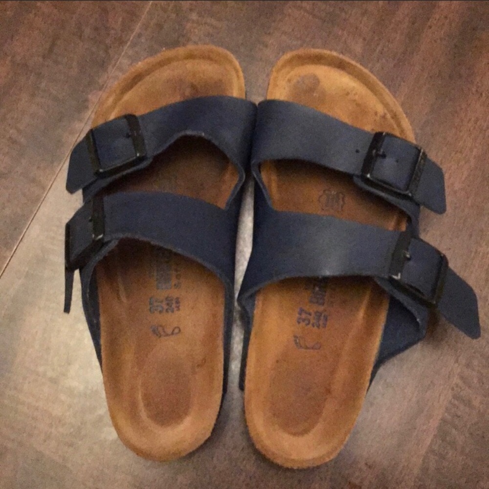 EU37 Navy Arizona Birkenstock’s with Soft Footbed